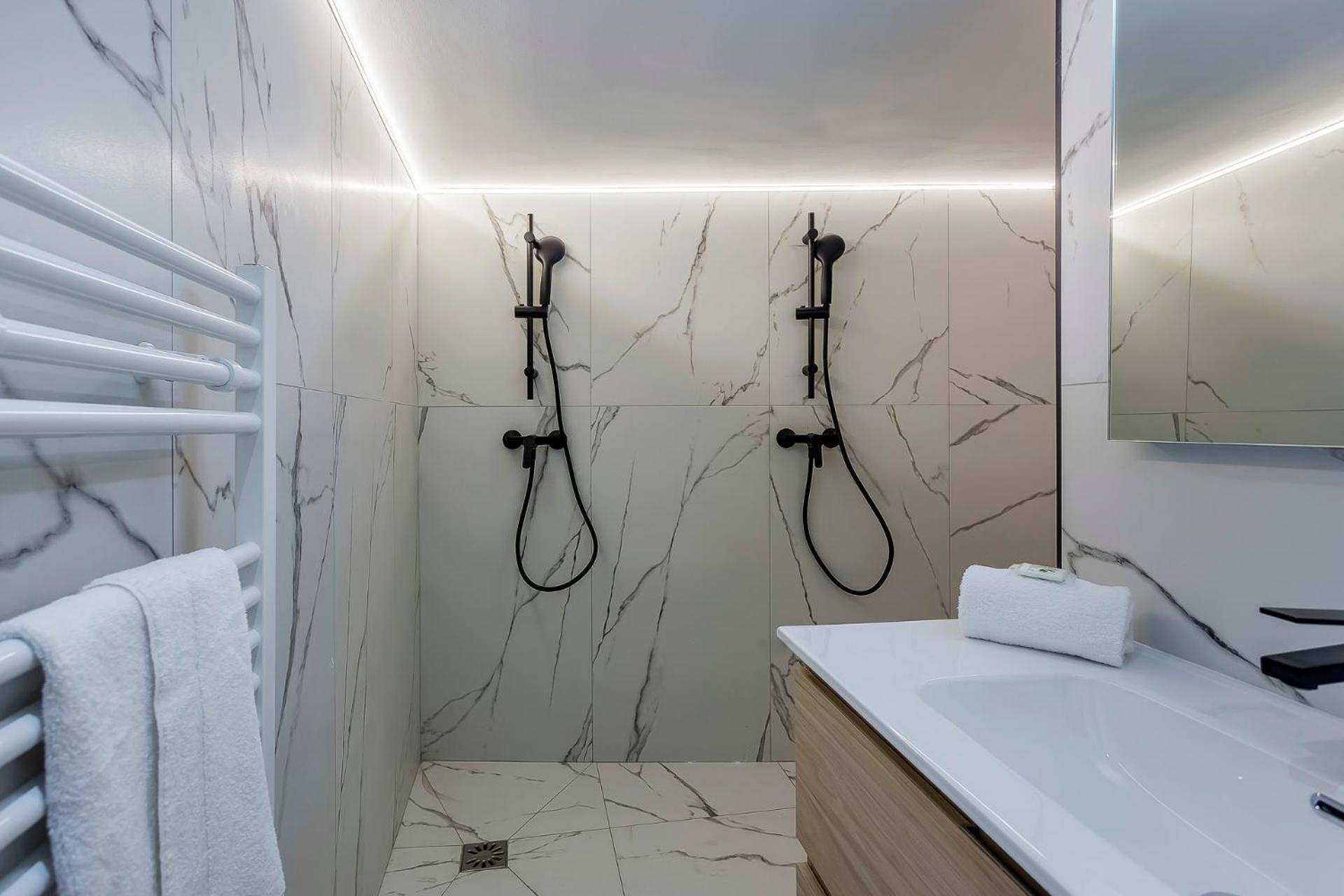 Suite Romantique Balneo Centre Lyon Buitenkant foto