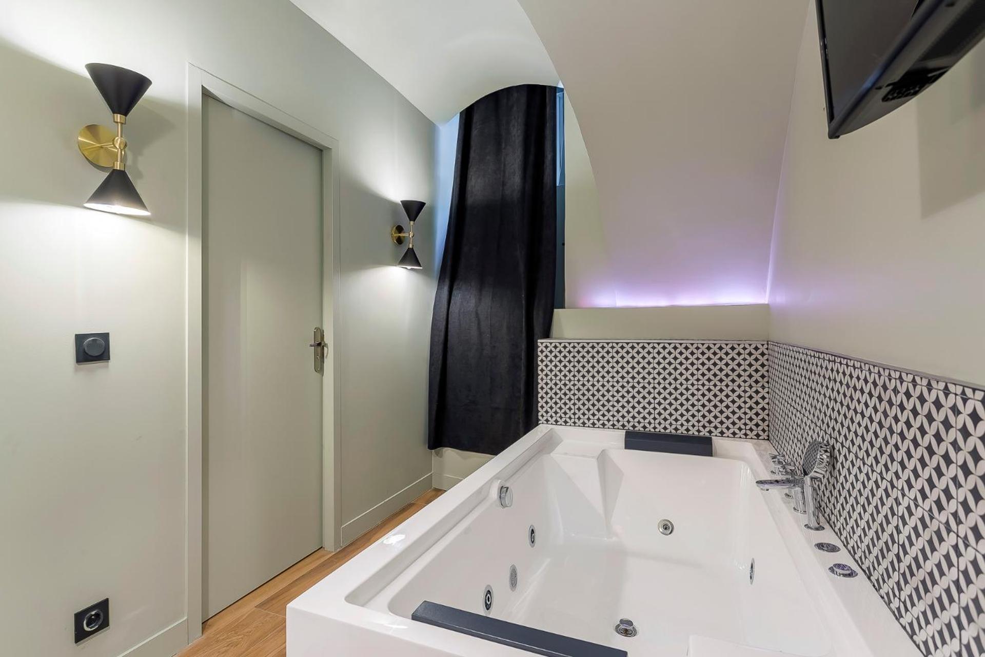 Suite Romantique Balneo Centre Lyon Buitenkant foto
